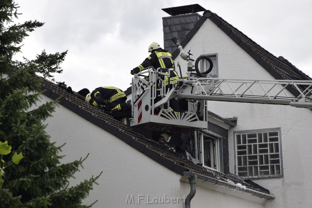 Feuer 2 Koeln Brueck Am Schildschen P40.JPG - Miklos Laubert